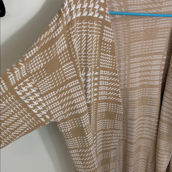 Tan and White Houndstooth Open Cardigan - Picture 3 of 6
